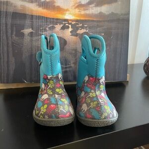 Kids Bogs boots size 7